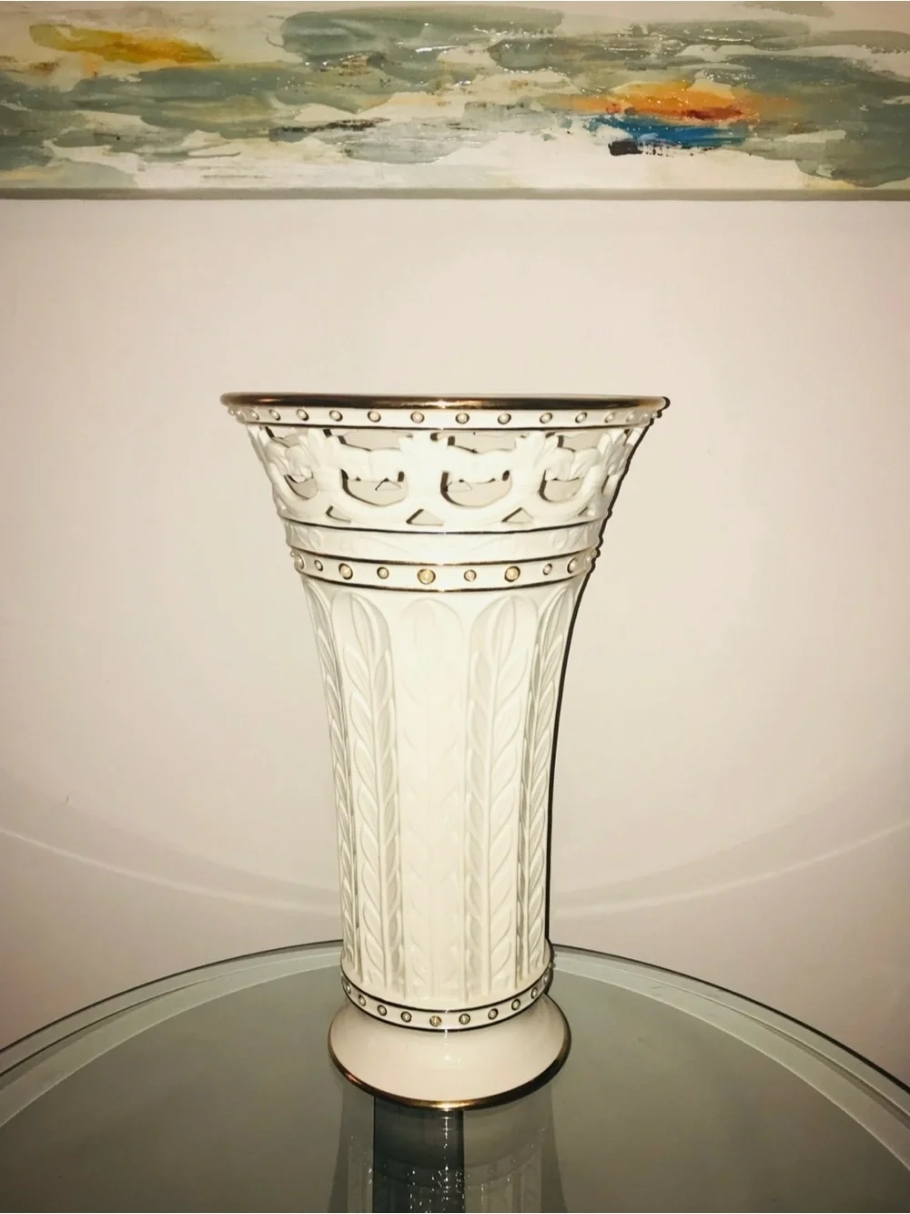 Lenox: Florentine & Pearl Cream Ceramic Vase with Gold Rim Accents. Like New.